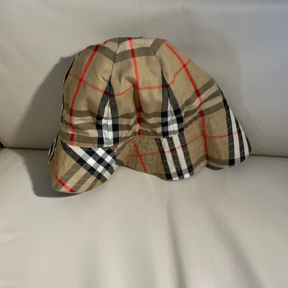 Burberry rain hat-small size. Measures about 19 inches across